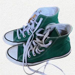 Green high-top converse in great condition!